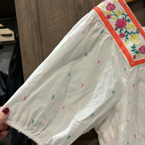 Talbots White Top with Multicolor Embroidery - Picture 7 of 13